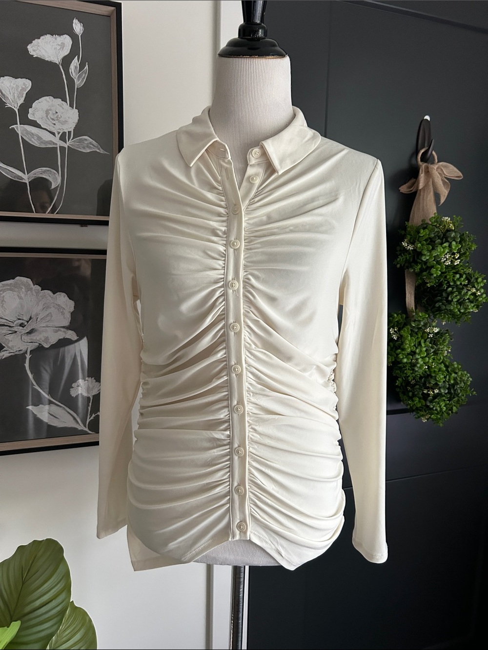🌹L 2024 collection Ruched Button-Front Long Sleeve Top - ivory